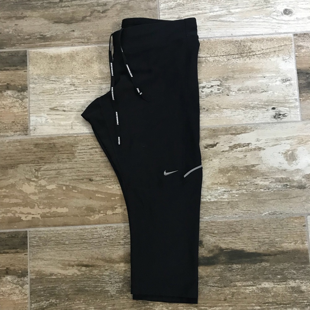 Black NIKE Capri leggings